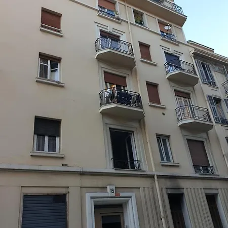 F1 Mezzanine Centre Nice, 1 A 4 Personnes, Quartier Liberation Apartment